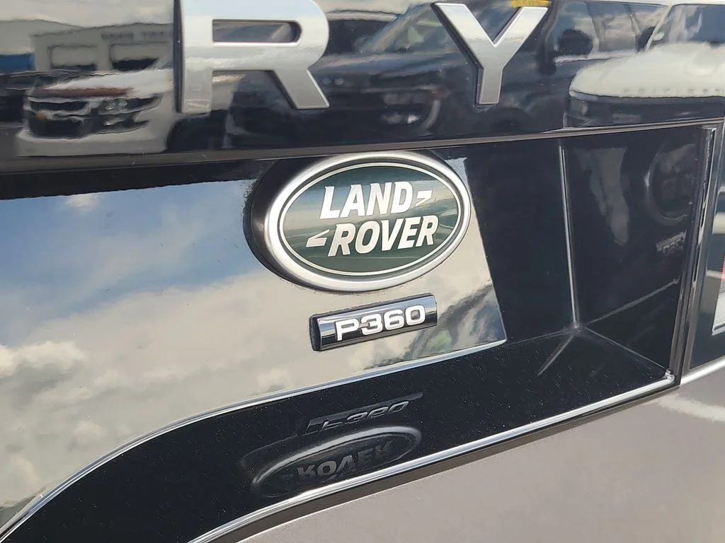 Used 2023 Gray Land Rover S R-Dynamic image 7