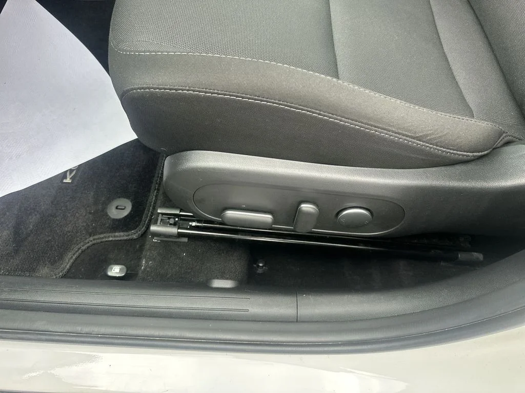 Certified Used 2024 White Hyundai SEL image 18