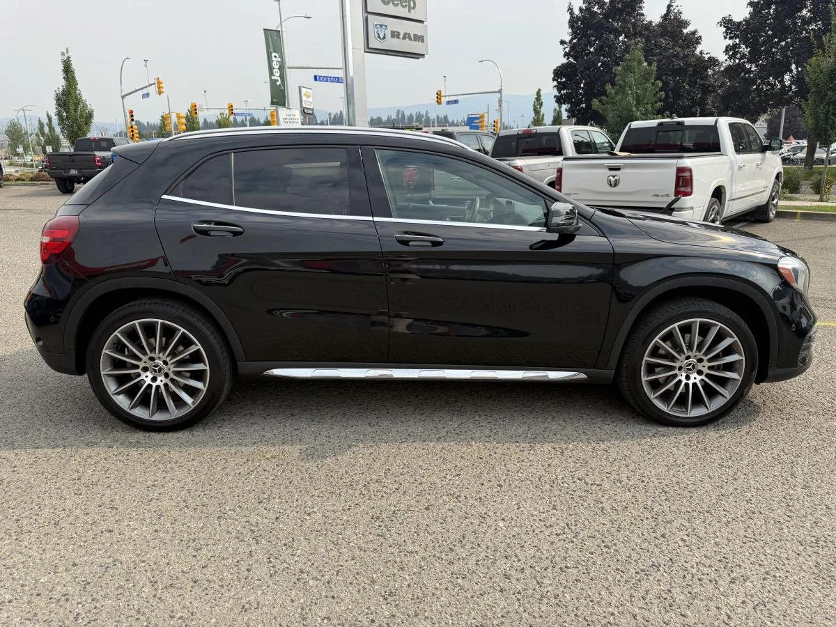 Used 2019 Black Mercedes-Benz Gla250 4matic image 9