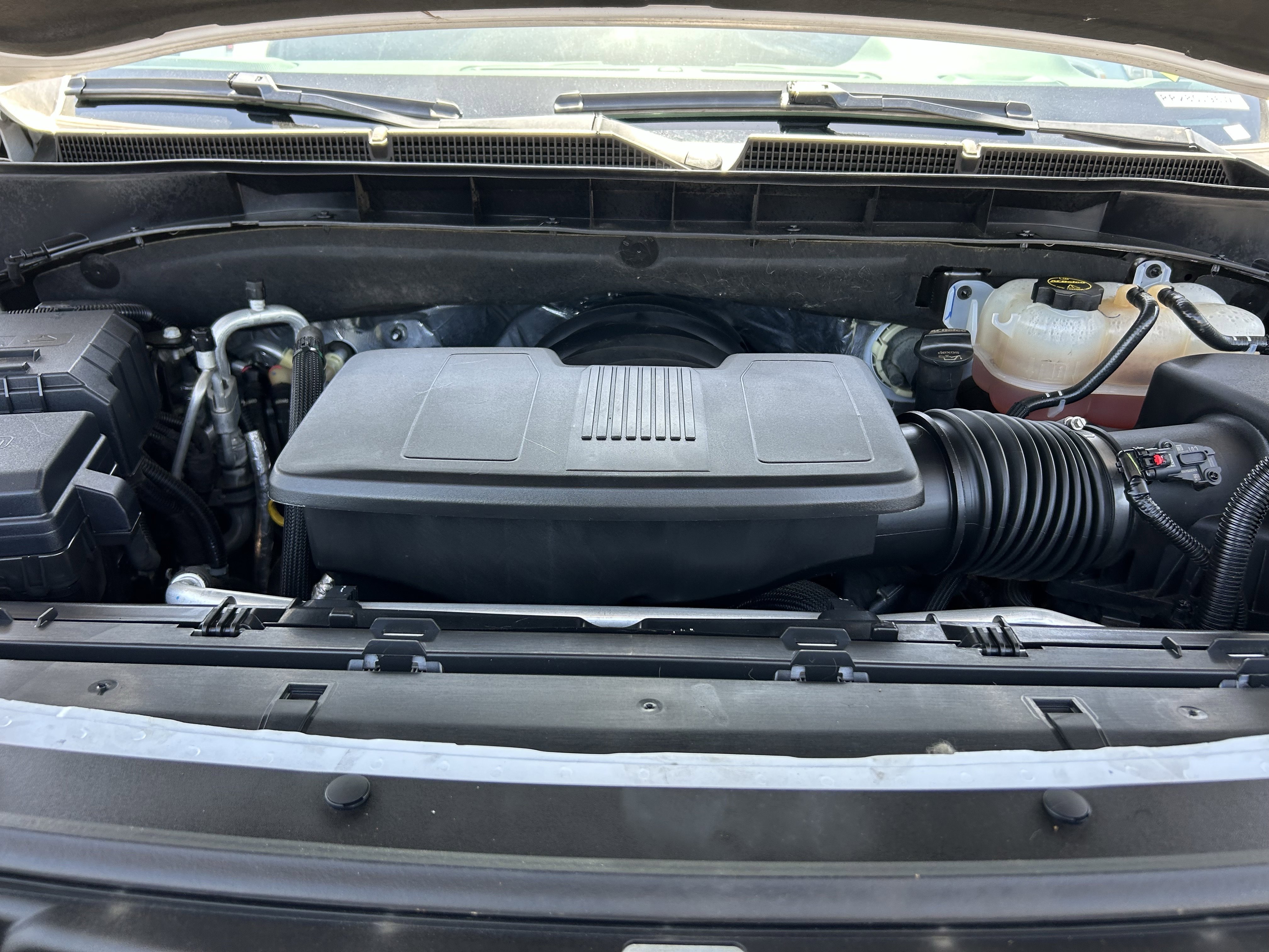 2024 GMC Yukon SLT - Photo 32