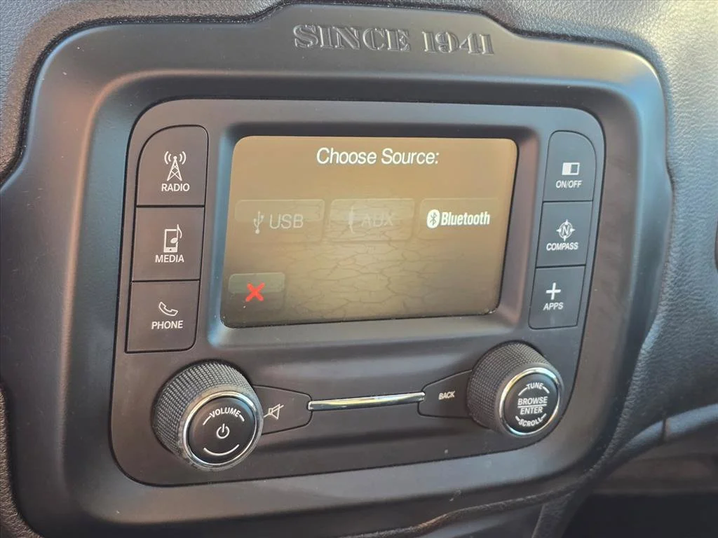 Used 2017 Black Jeep Latitude image 21