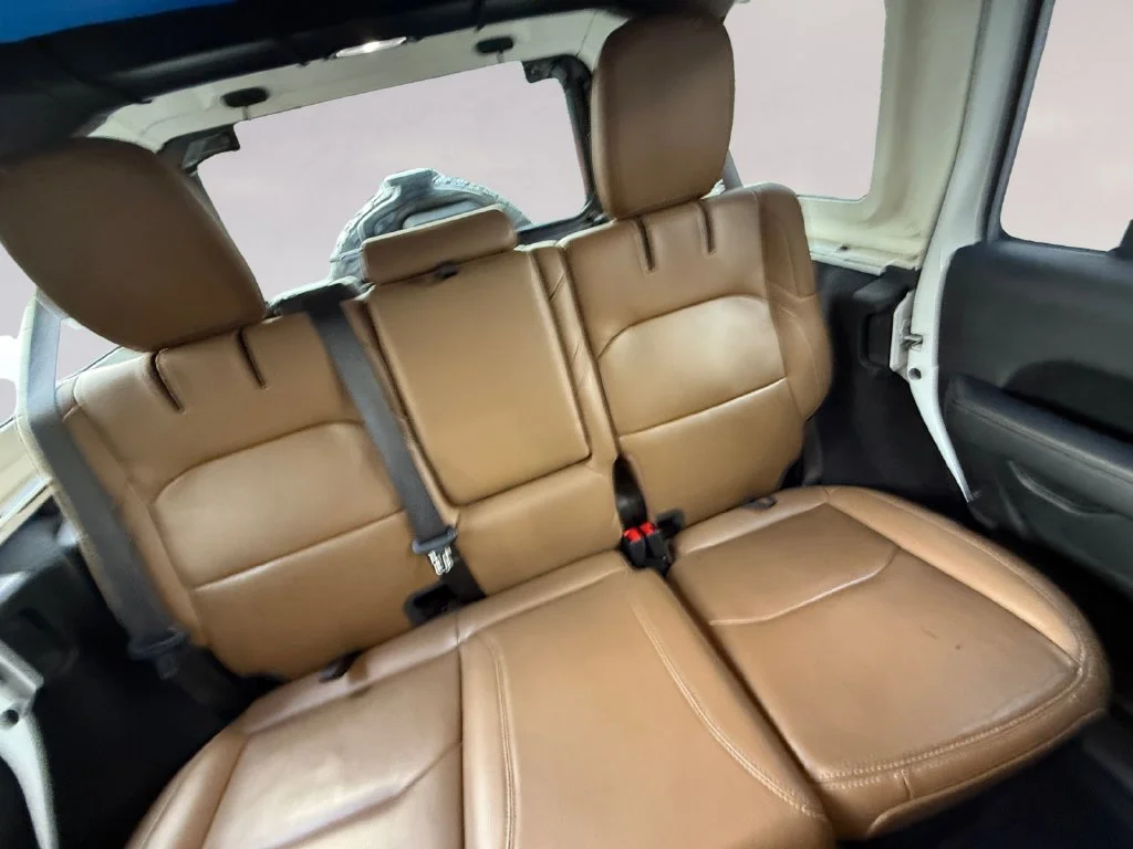Used 2021 White Jeep Unlimited Rubicon 4xe image 18