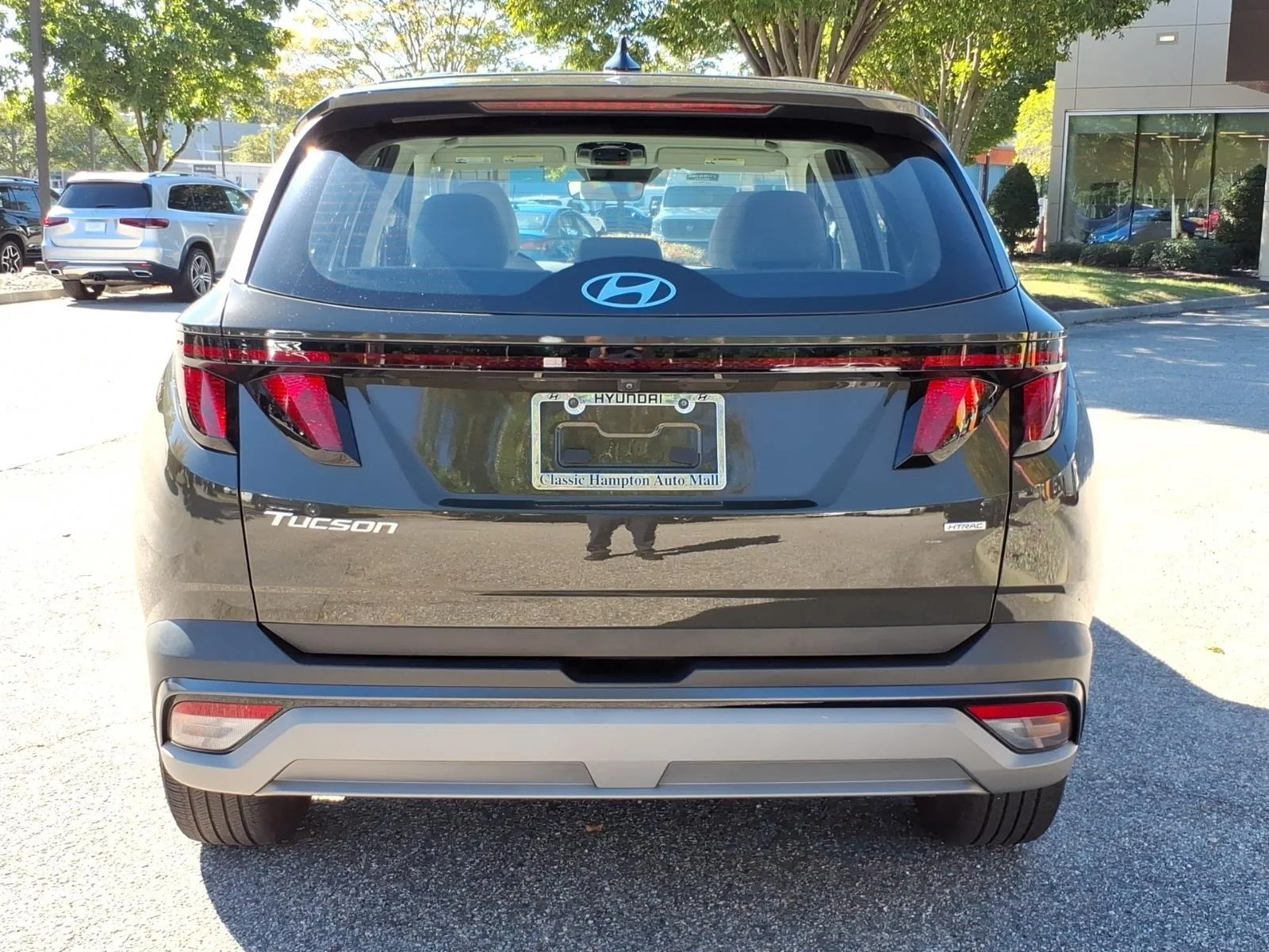 Certified Used 2025 Rockwood Green Hyundai SE image 9
