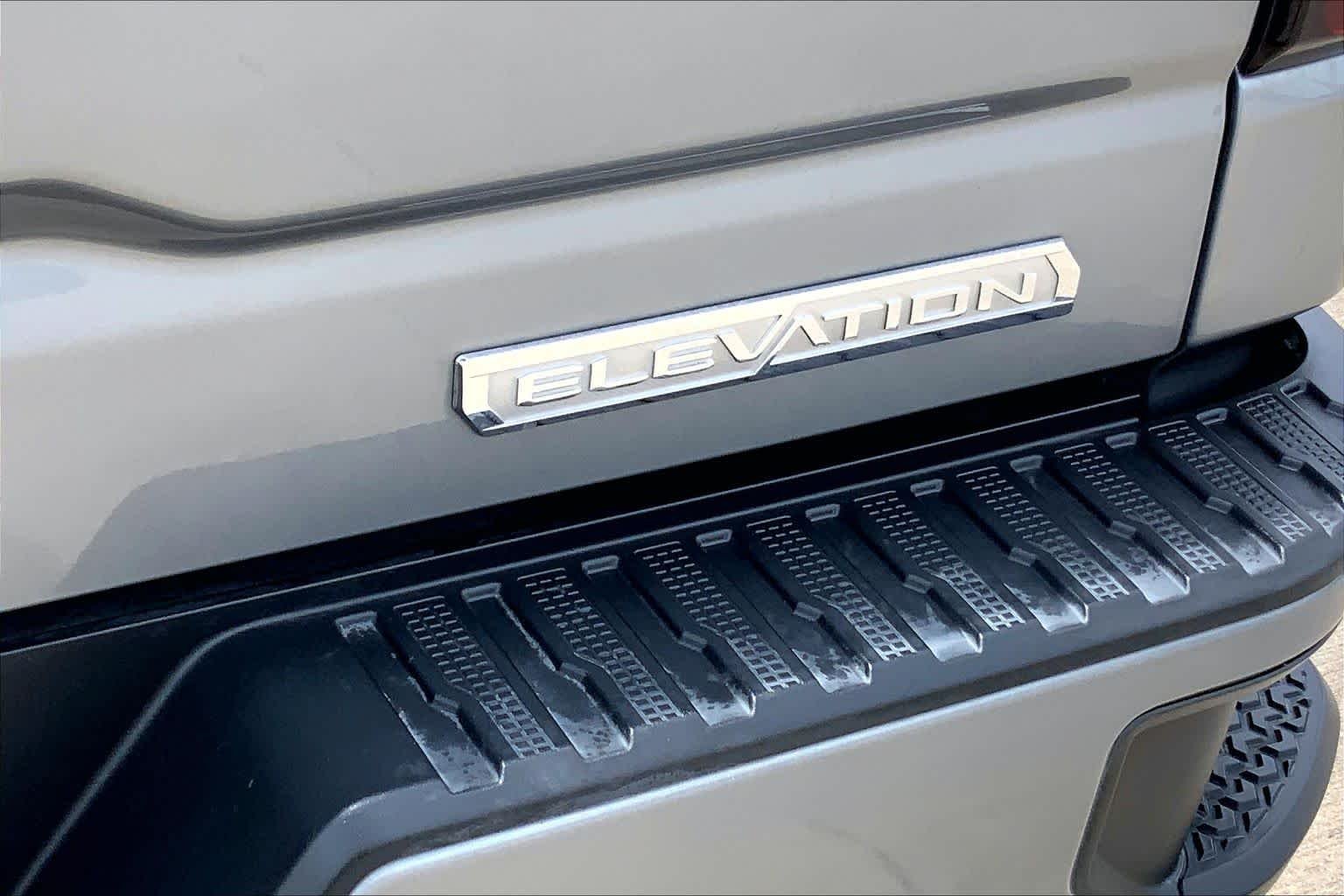 Used 2023 Sterling Metallic GMC Elevation image 10