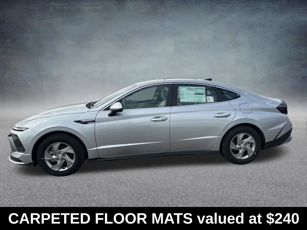 Used 2026 Aero Silver Hyundai SE image 2