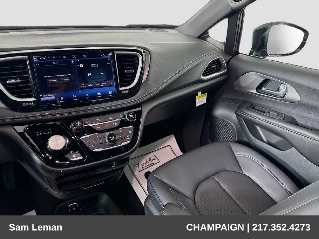 2027 Chrysler Pacifica Select - Photo 22