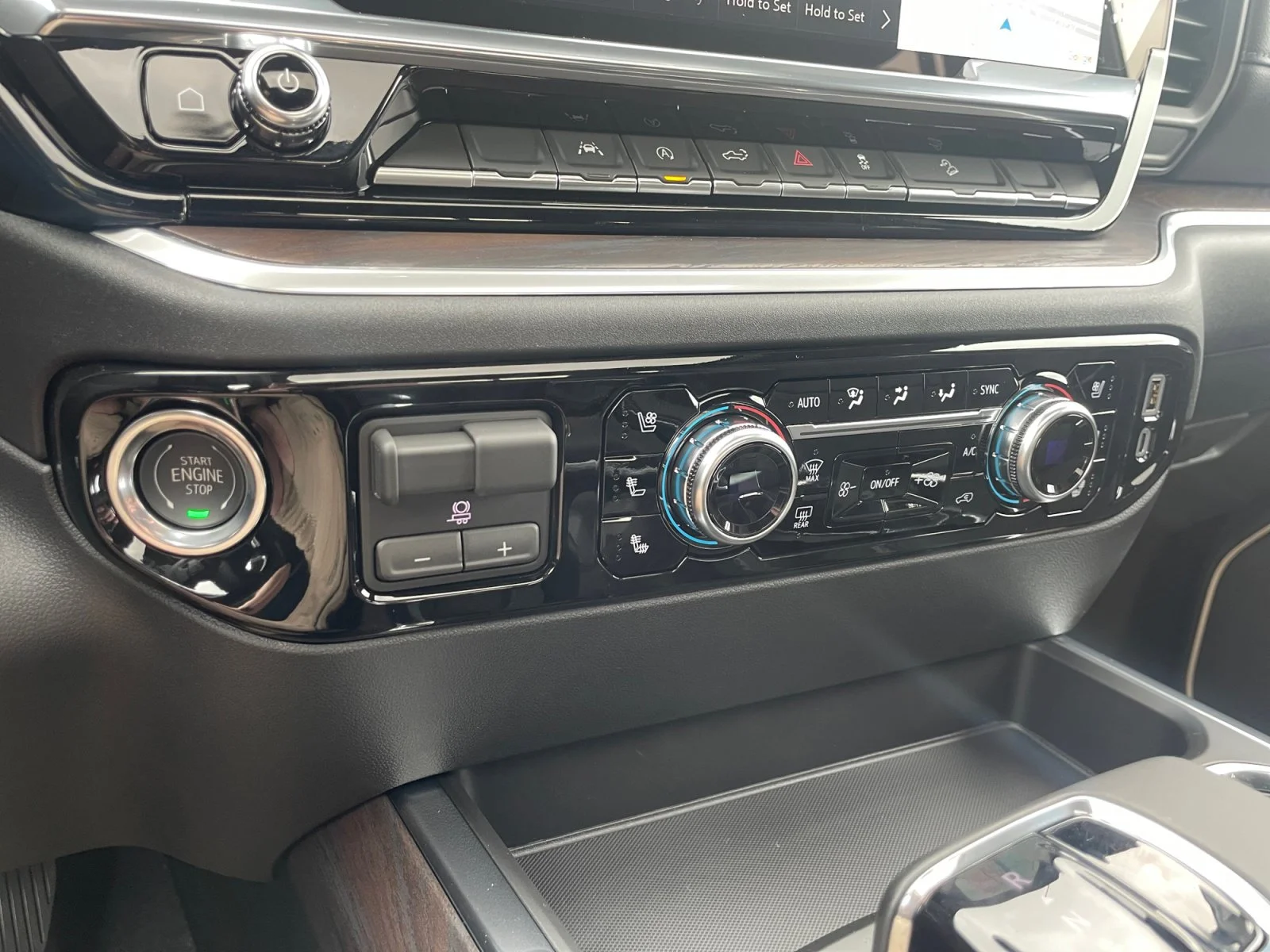 New 2026 Summit White GMC SLT image 21