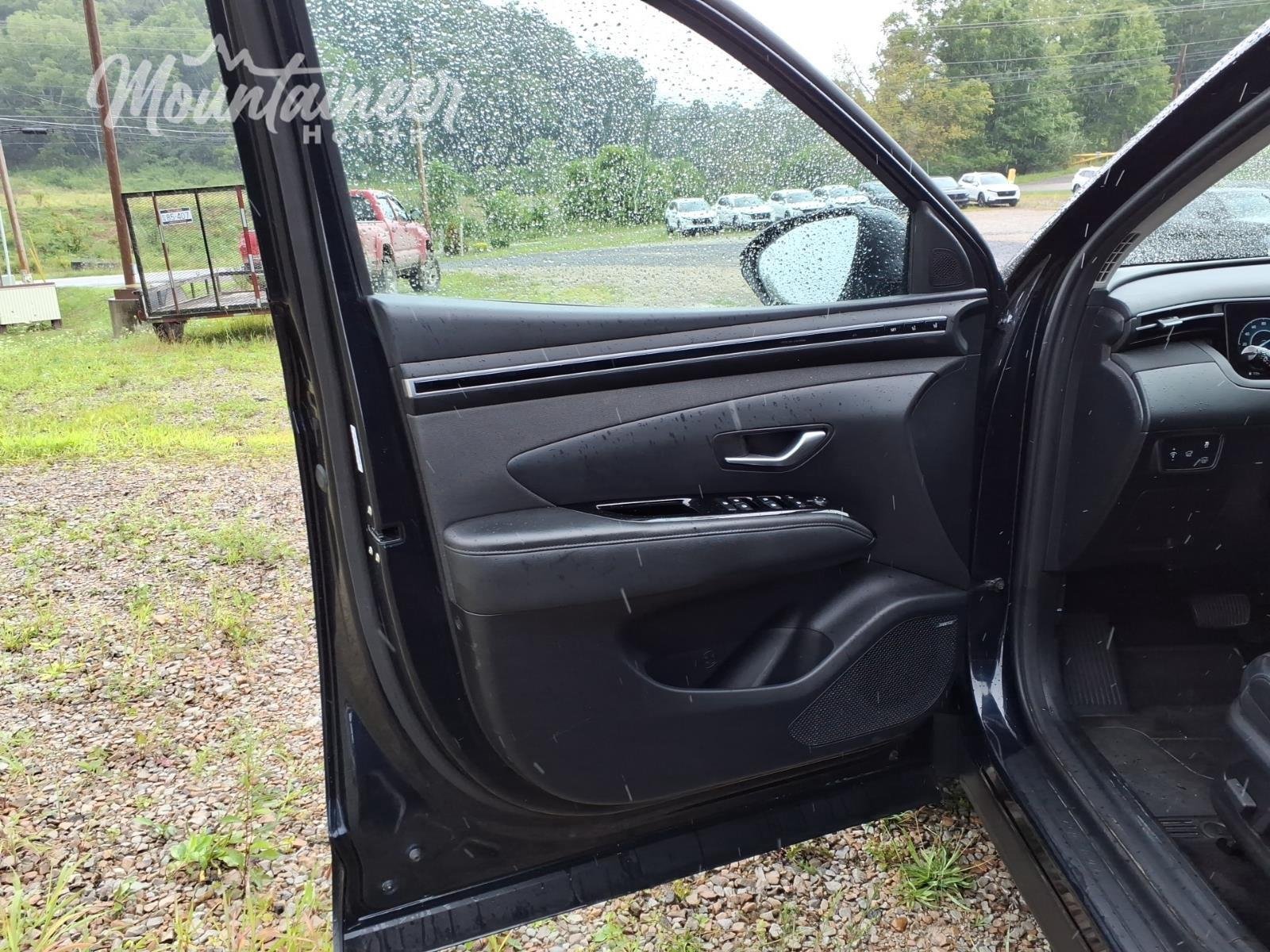 Used 2022 Phantom Black Hyundai Limited image 13