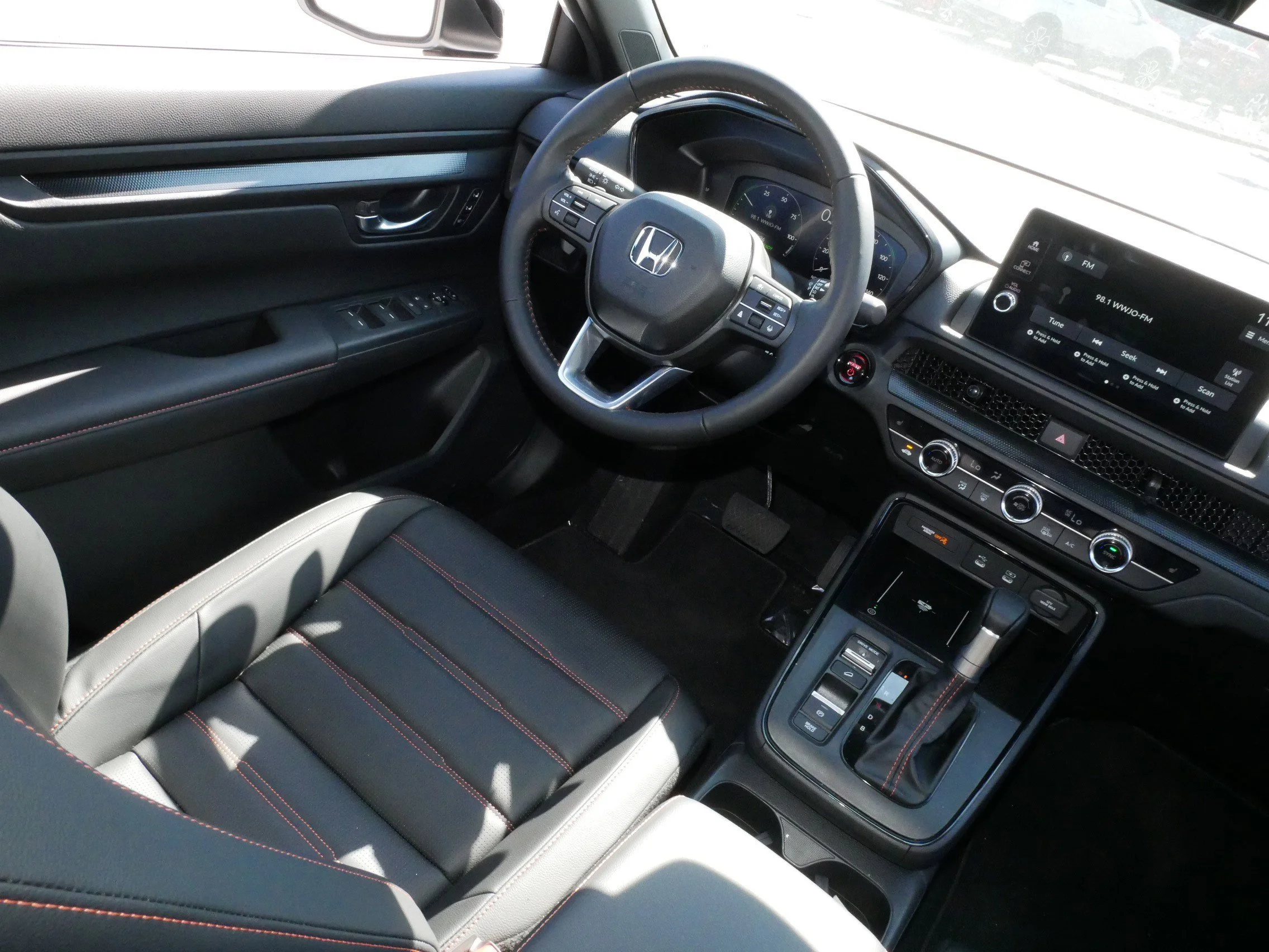 Certified Used 2026 Platinum White Pearl Honda Sport-L image 9