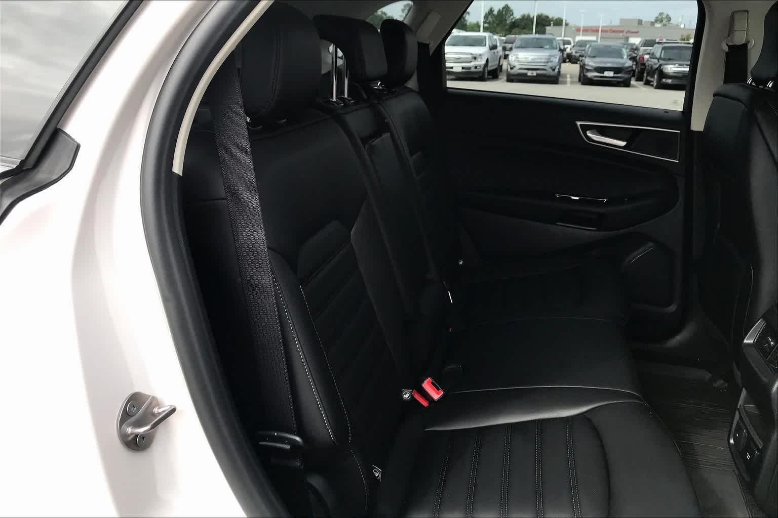 Used 2019 White Platinum Metallic Tri-Coat Ford SEL image 20