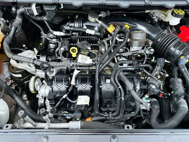 Used 2024 Gray Ford SE image 28