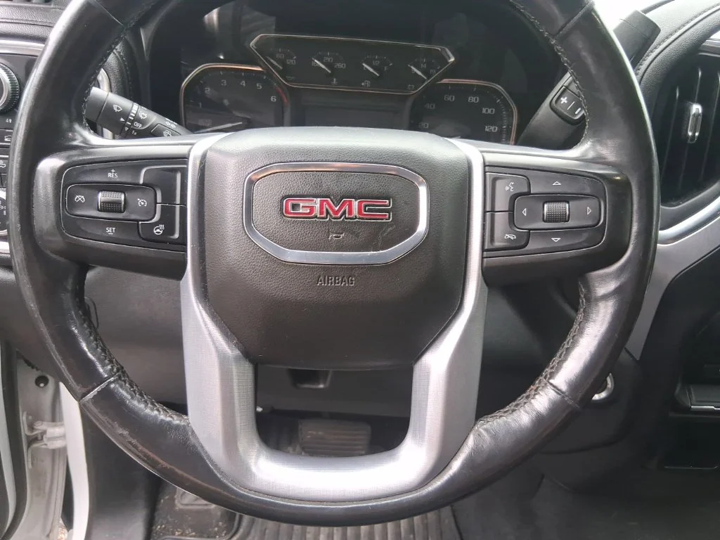 Used 2019 White GMC SLE image 9