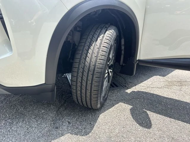 Used 2023 White Nissan SV image 30