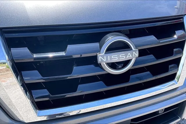 Used 2023 Gray Nissan Platinum image 33