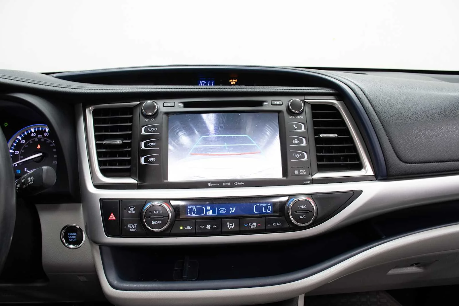 Used 2019 Blizzard Pearl Toyota XLE image 16