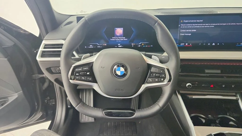 2025 BMW 3 Series 330i - Photo 18