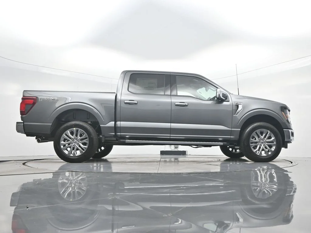 New 2026 Carbonized Gray Metallic Ford XLT image 36