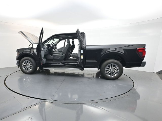 New 2026 Agate Black Metallic Ford XLT image 47