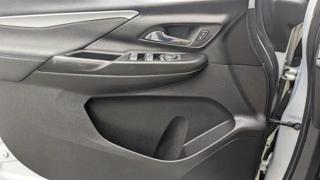 2023 Chevrolet Bolt EV LT - Photo 12