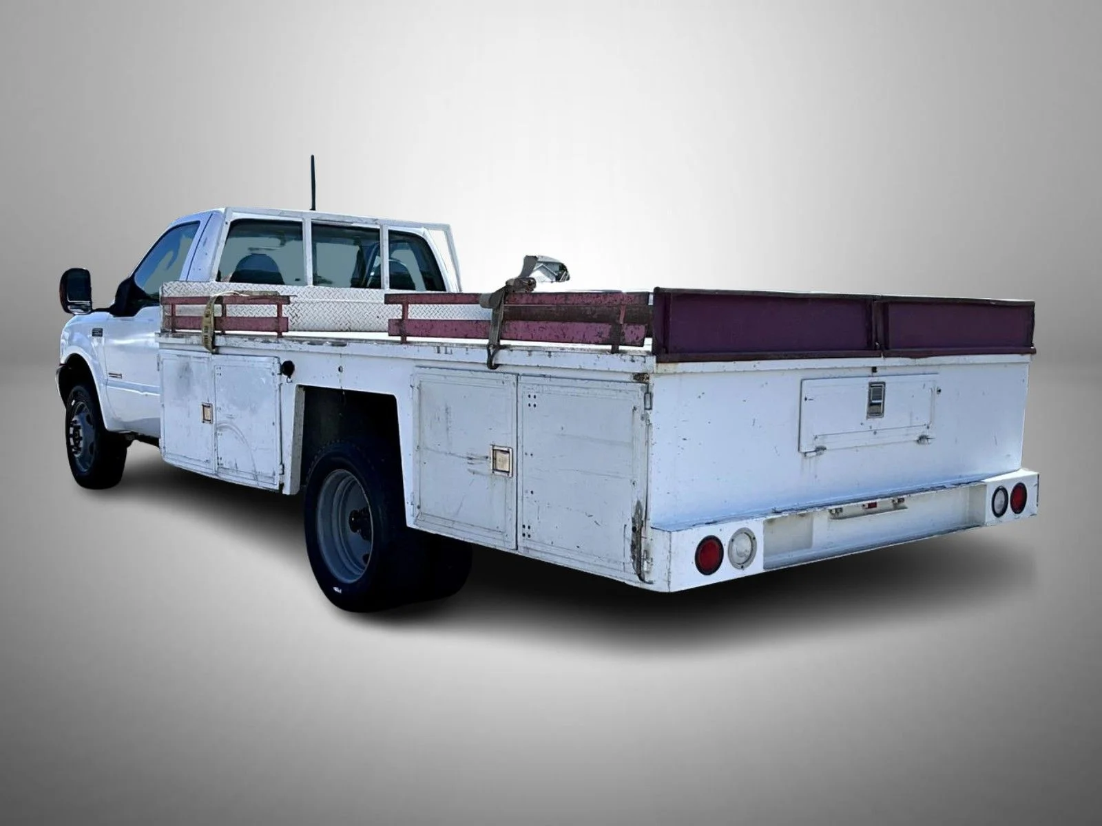 Used 2004 White Ford XL image 7