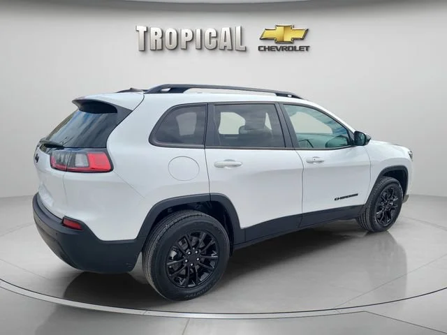 Used 2023 White Jeep Altitude Lux image 5