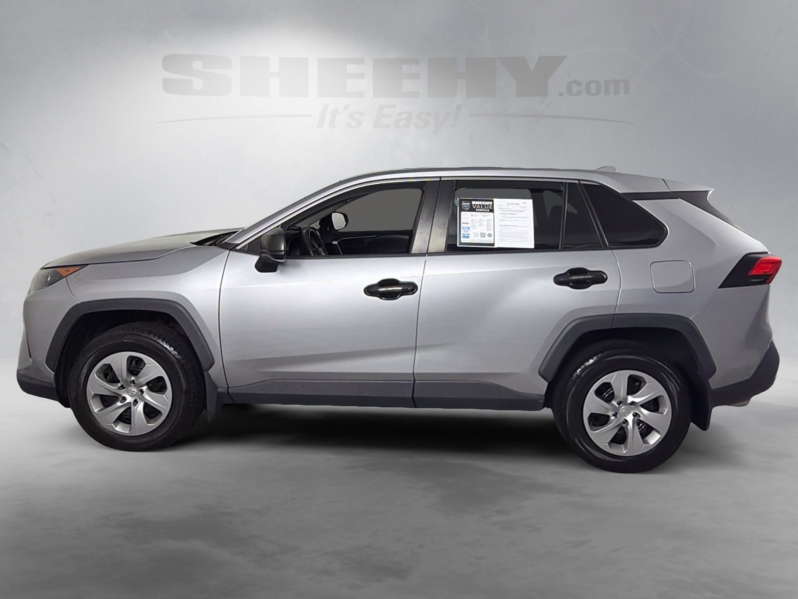 Used 2022 Silver Toyota LE image 15