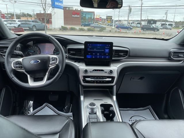 Used 2024 Gray Metallic Ford XLT image 17