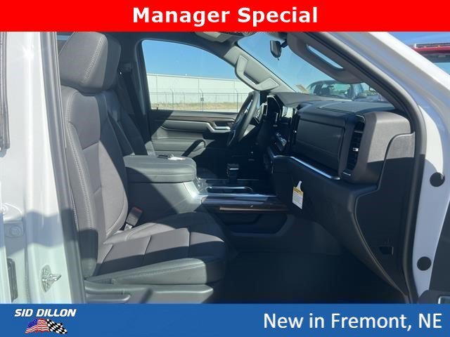New 2026 Summit White Chevrolet LT Trail Boss image 5