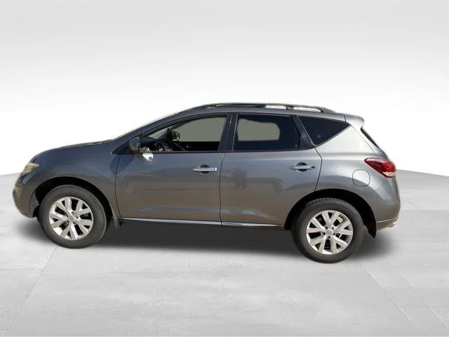 Used 2014 Gray Nissan SL image 7
