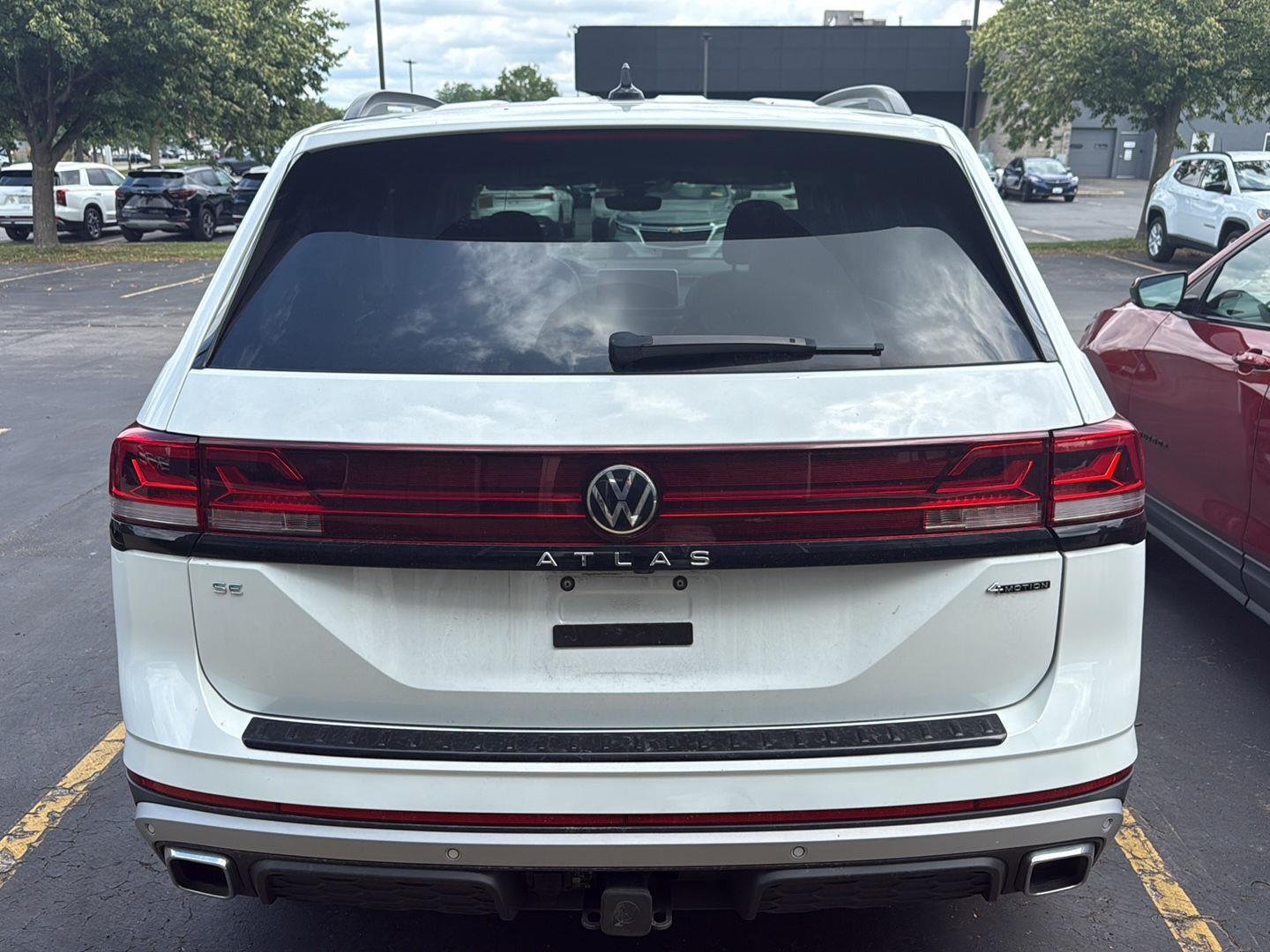 Used 2024 Pure White Volkswagen 2.0T Peak Edition SE w/Technology image 23