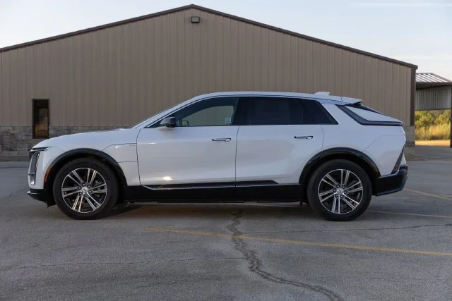 New 2025 Crystal White Tricoat Cadillac Luxury 1 image 5