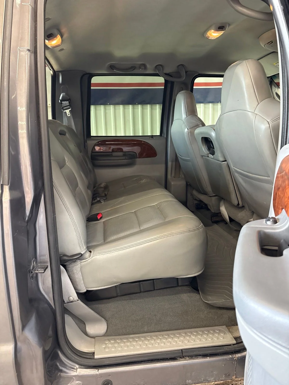 Used 2003 Gray Ford Lariat image 17