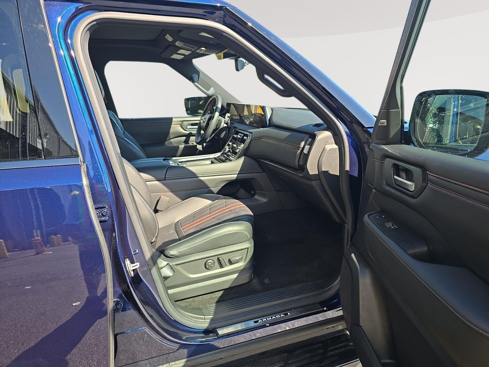 Used 2025 Deep Ocean Blue Pearl Nissan PRO-4X image 8