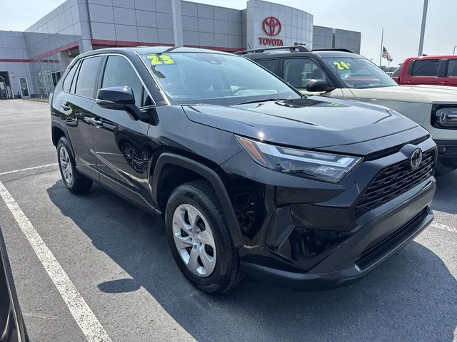 2023 Toyota RAV4 LE