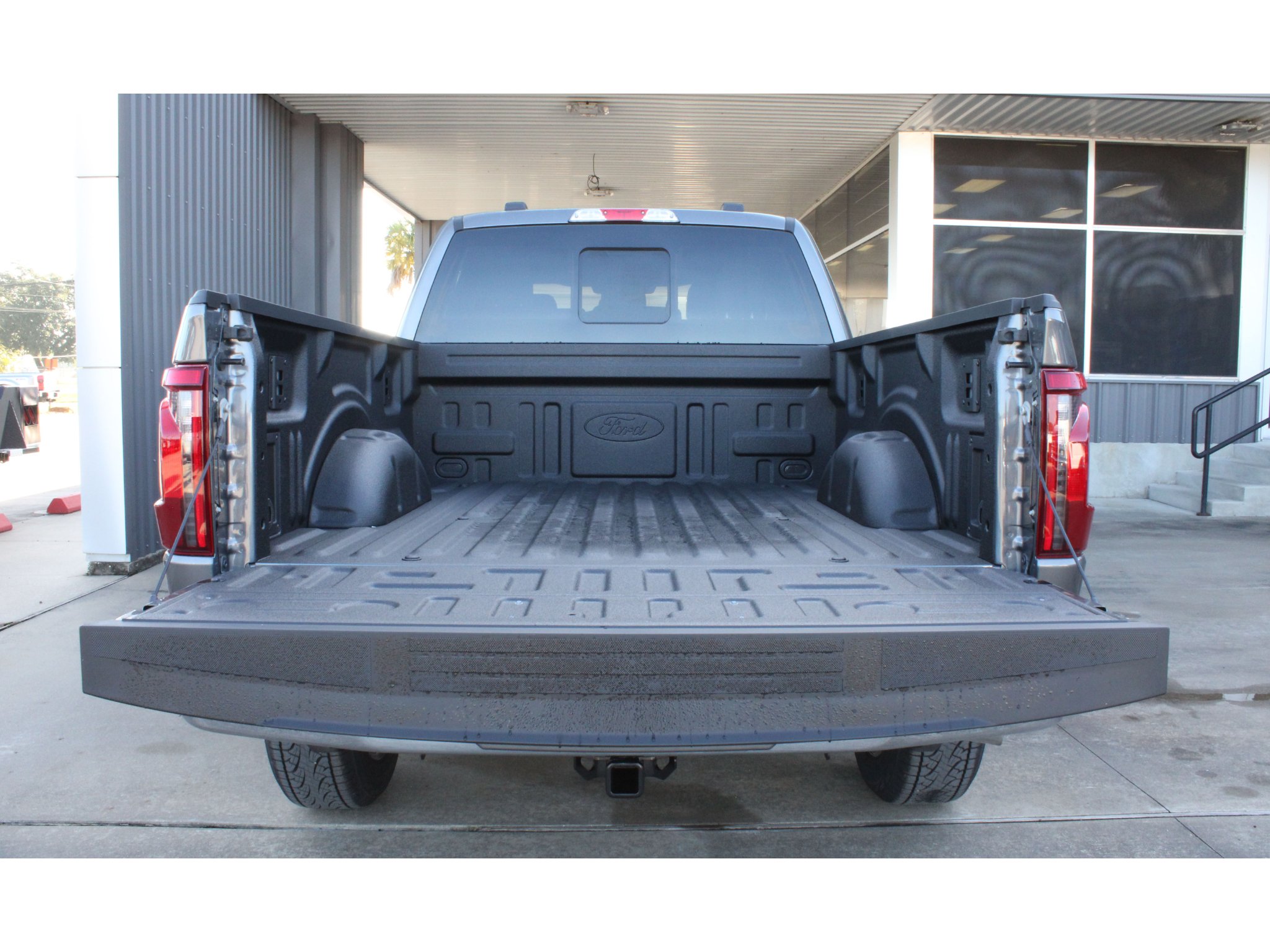 New 2026 Carbonized Gray Metallic Ford XLT image 20