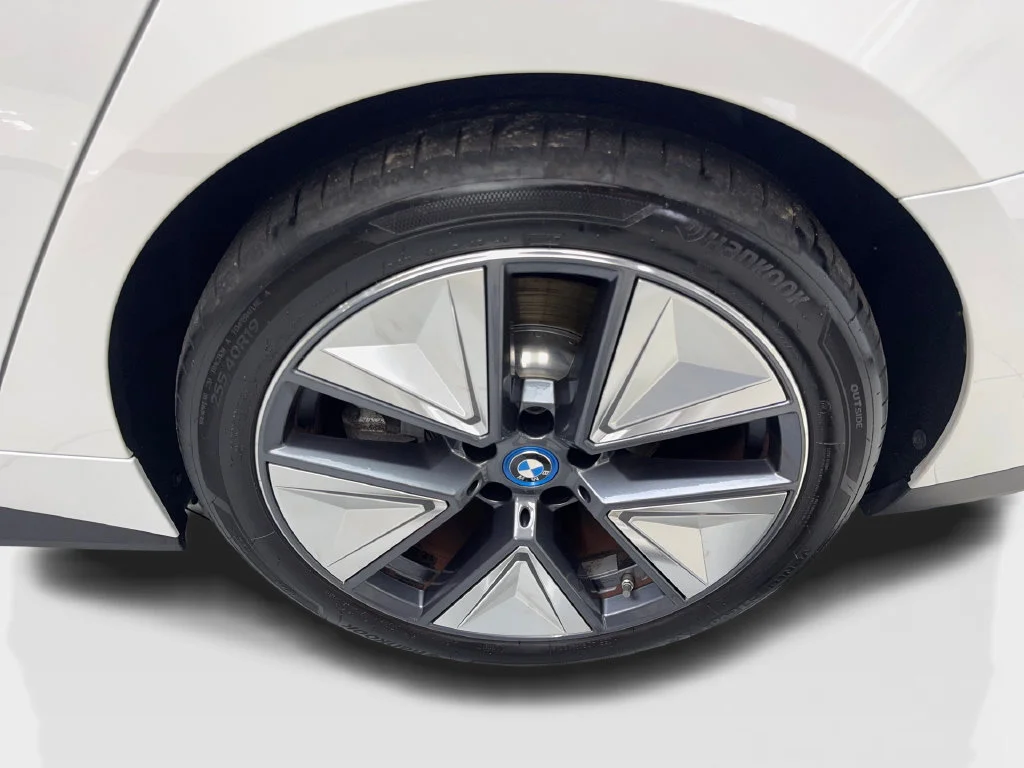 Used 2024 White BMW eDrive35 image 89