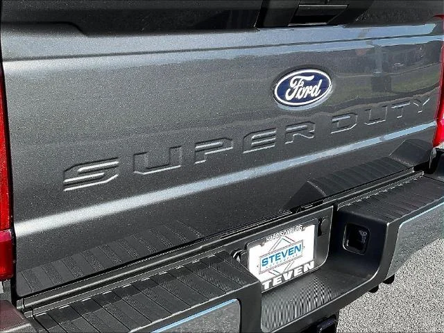 New 2027 Carbonized Gray Metallic Ford F-250® XLT image 50