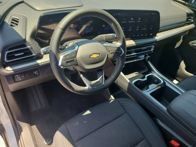 New 2026 Summit White Chevrolet LT image 18