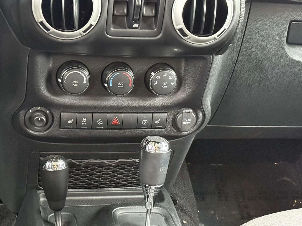 Used 2016 Silver Jeep Unlimited Rubicon image 23