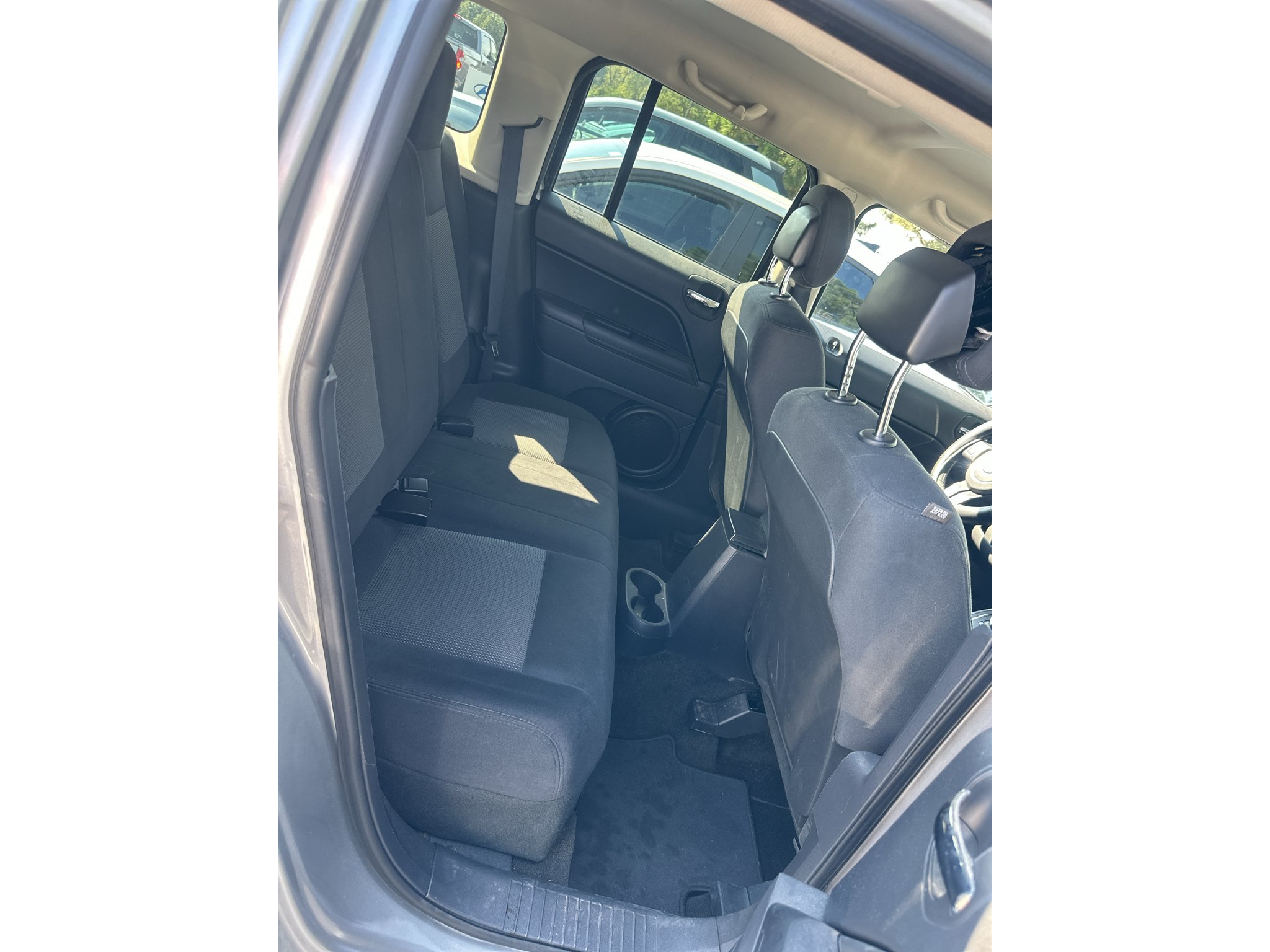 Used 2014 Billet Silver Metallic Clearcoat Jeep Latitude image 8