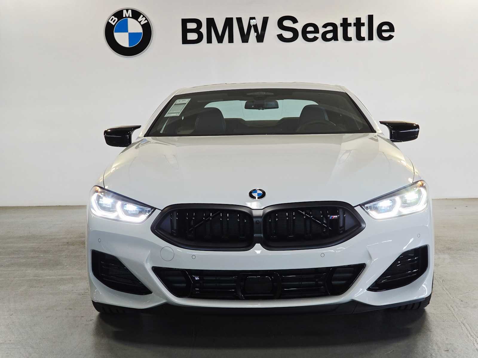 2026 BMW 8 Series M850i - Photo 6