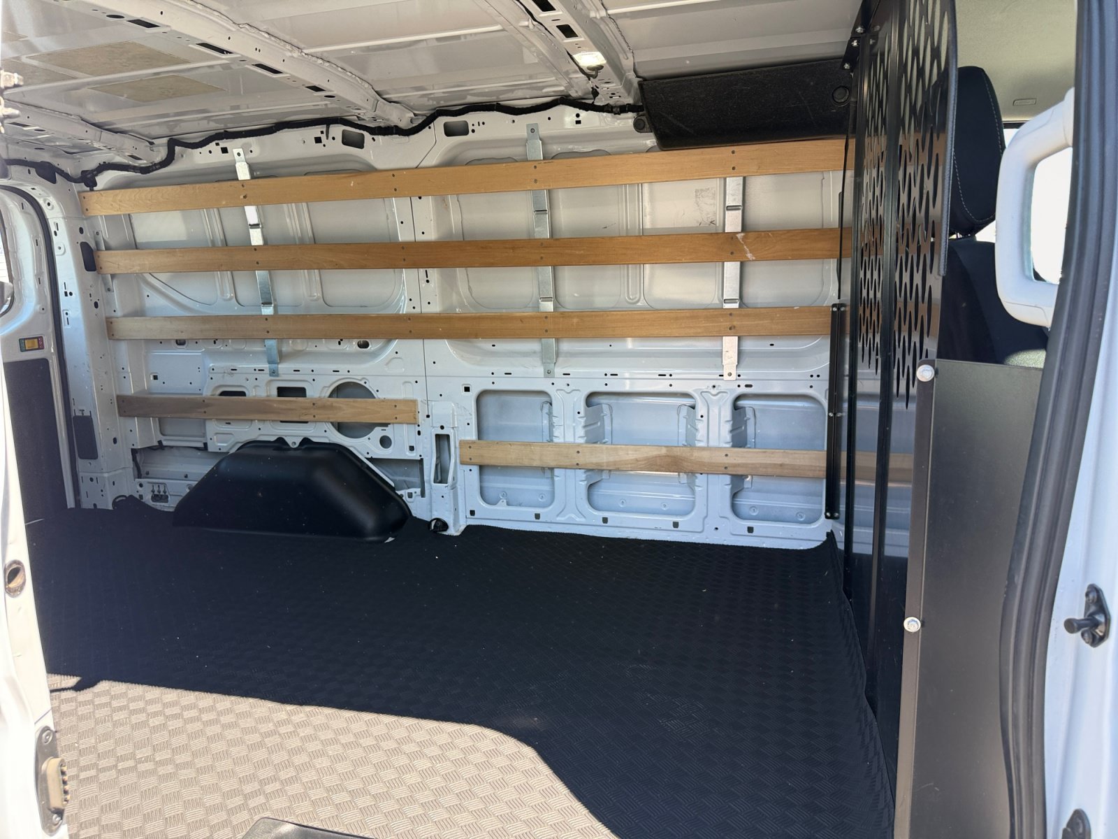 Used 2025 Oxford White Ford Base image 18