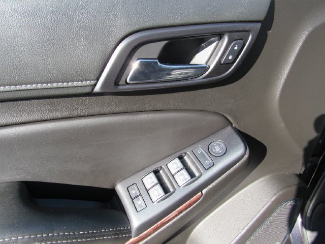 Used 2018 Gray GMC SLE image 10
