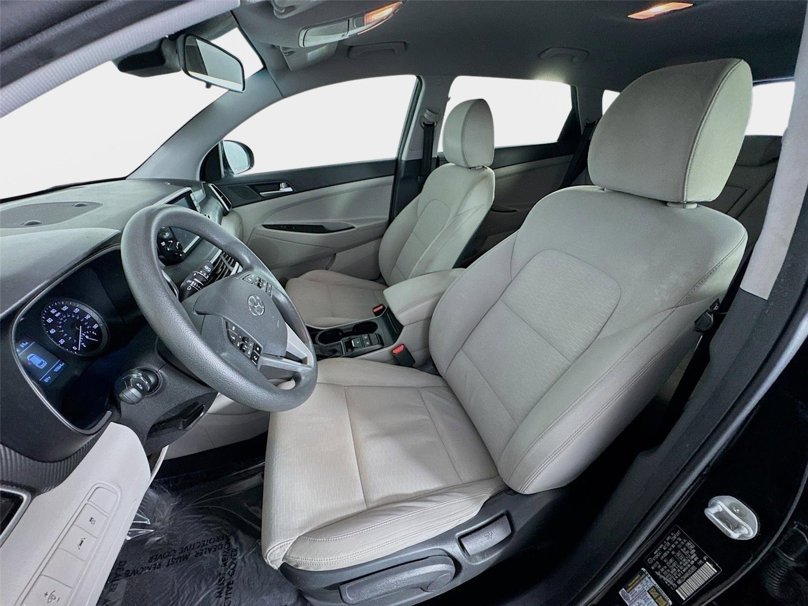 Used 2019 Black Noir Pearl Hyundai SE image 11