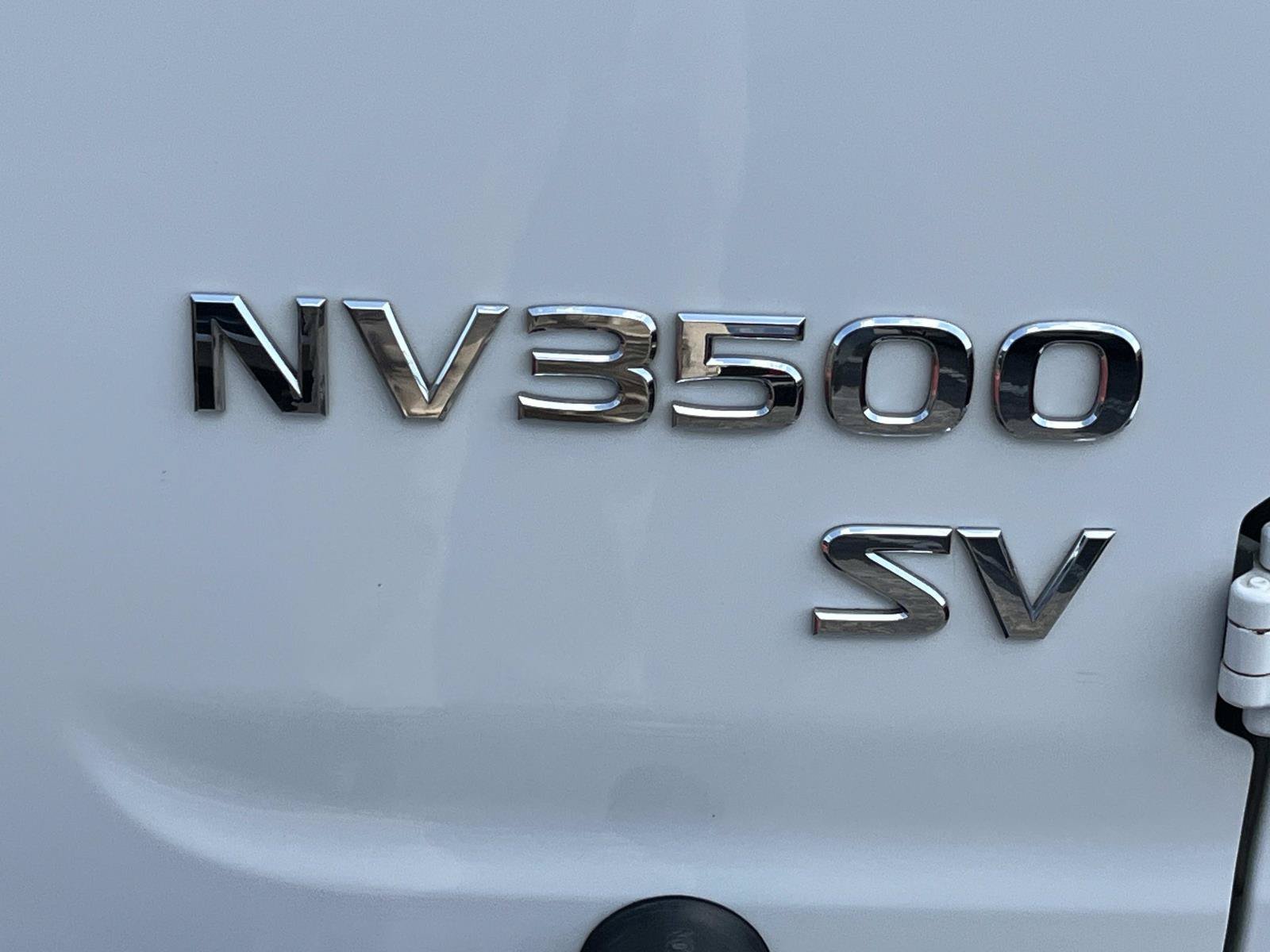 Used 2021 Glacier White Nissan NV3500 HD SV image 7