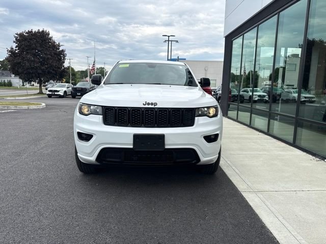 Used 2019 White Jeep Altitude image 8