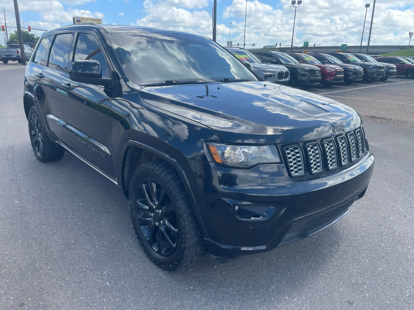 2019 Jeep Grand Cherokee Altitude's photo