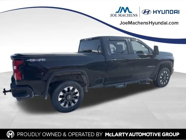 Used 2021 Black Chevrolet Custom image 7