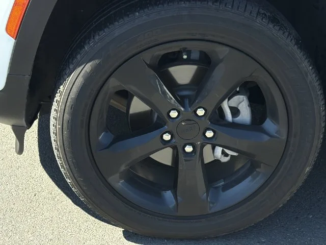 Used 2023 White Jeep Altitude X image 8