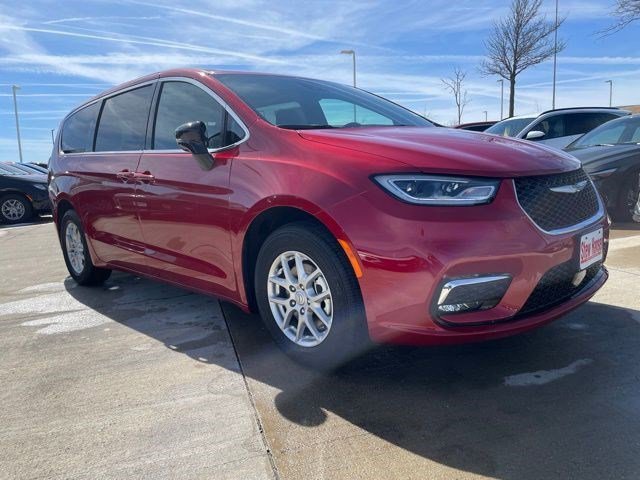 New 2026 Red Hot Pearlcoat Chrysler Select image 6